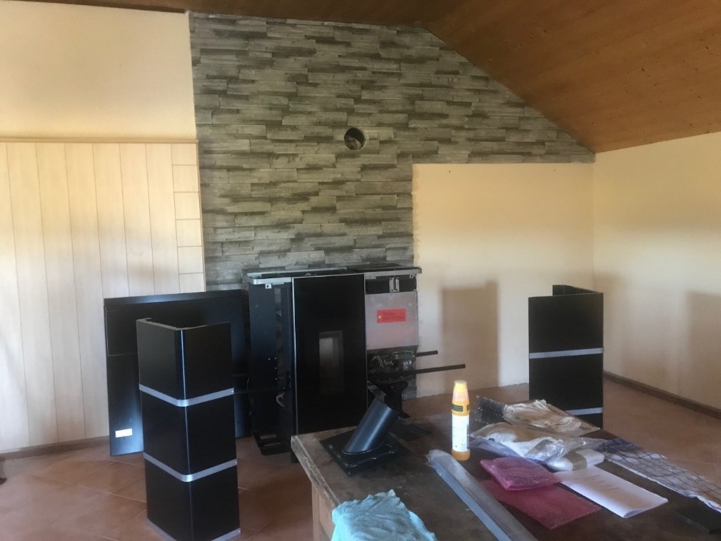 Der neue Ofen beim aufbau