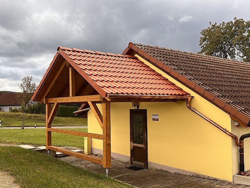 Überdachung_Vereinsheim_2024.jpg